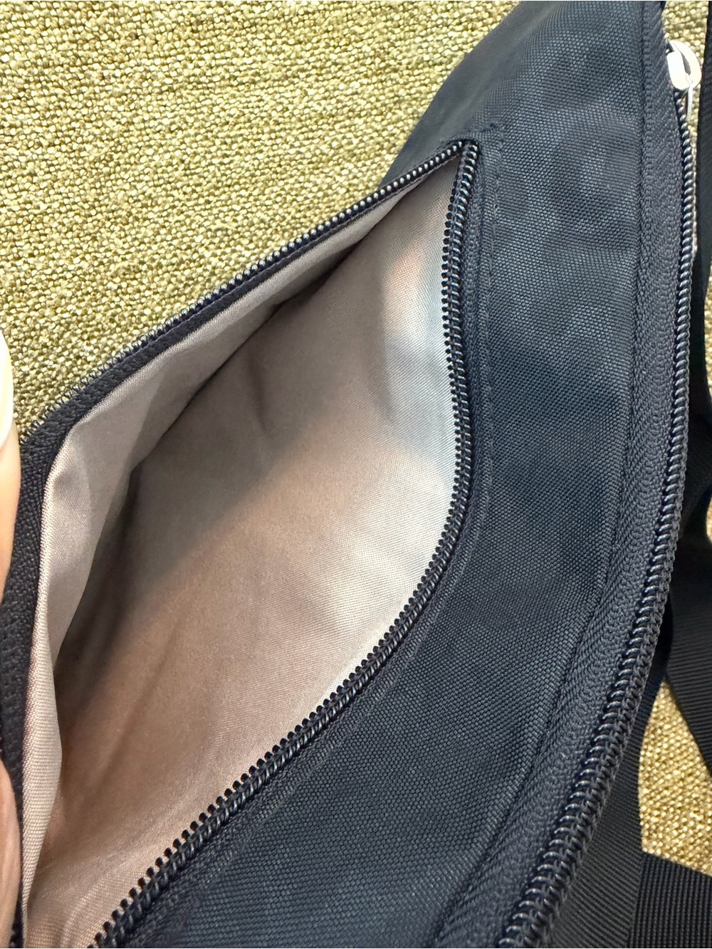 EUC Baggallini Black Chettah RFID Print Nylon Mini Crossbody Sling Travel Bag - Picture 9 of 13